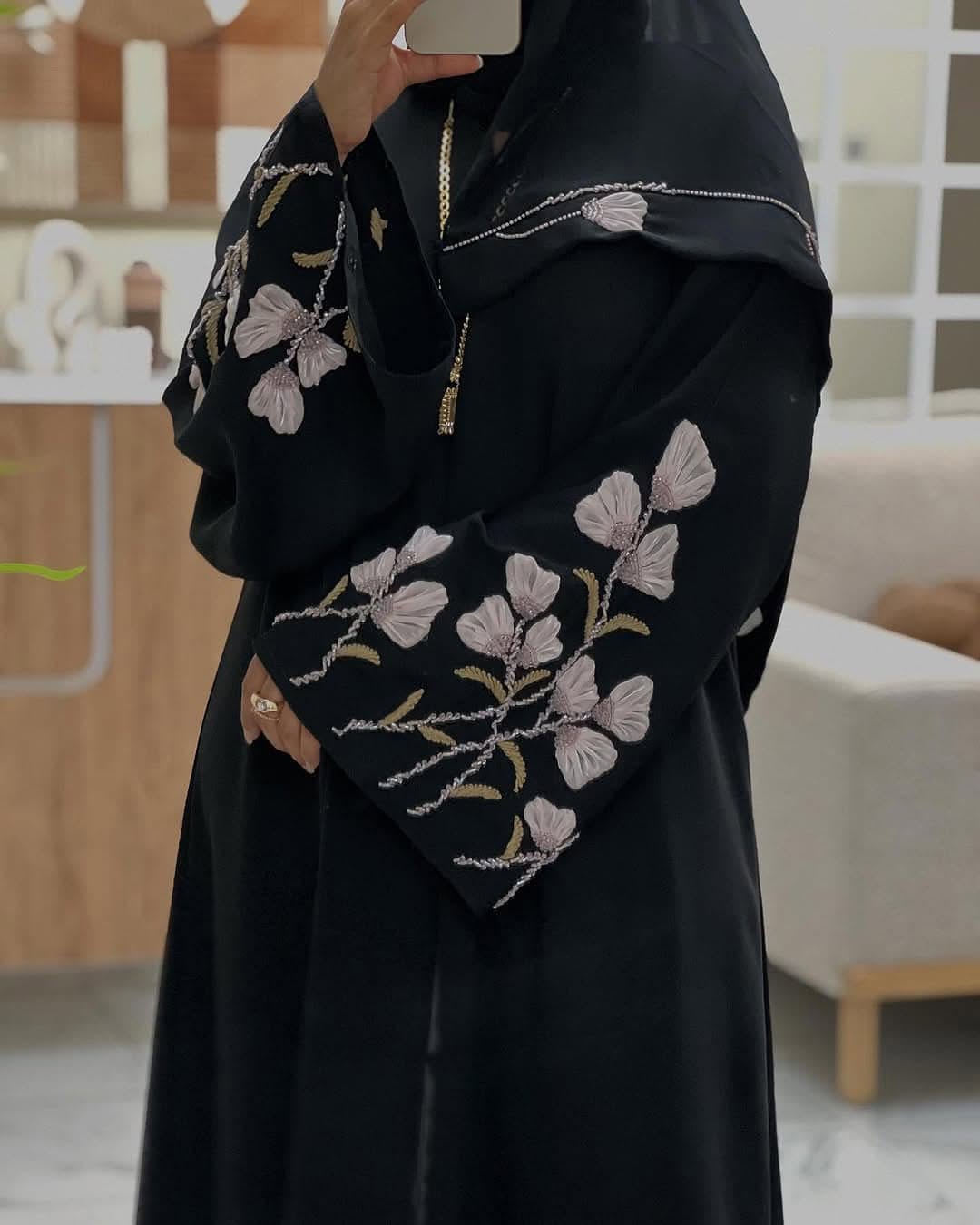 Rosé Bloom Black Abaya